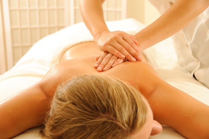 8 HEALTH BENEFITS OF MASSAGE THERAPY SESSIONS